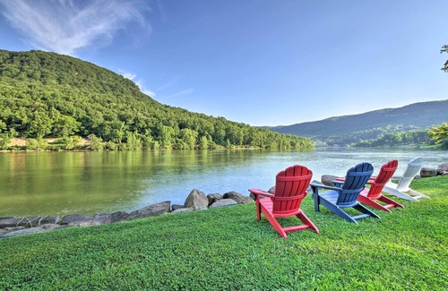 Chattanooga Cabin | Tenn River Cabin w/Hot Tub - 10 Mi to Chattanooga