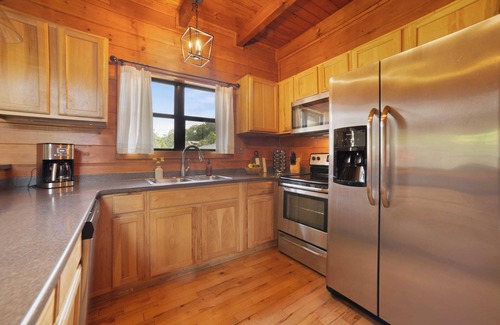 Pigeon Forge Cabin | Tennessee Blue by Avantstayheart of Pigeon Forge!