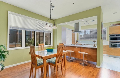 Whitney Beach Condo | Tennis resort Townhome on longboat key by the Sea. Family and pet friendly
