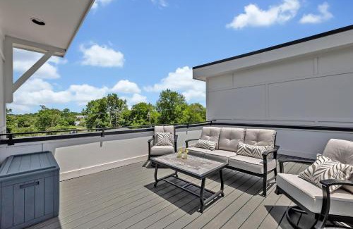 Berry Hill House | Tenor - Private Rooftop - 8 mins to Broadway