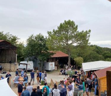 Bressuire Other | TENTE AU PLUS PROCHE DES ÂNES