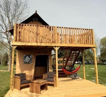 Bannes Other | Tente Cabane du Camping Hautoreille