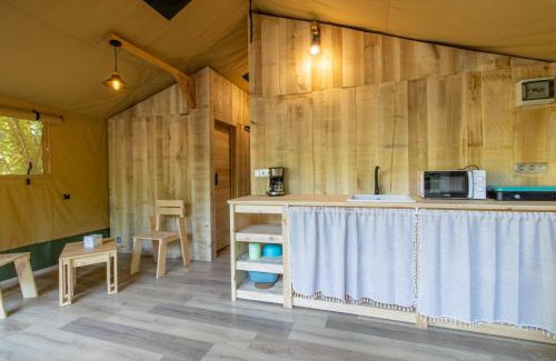 Saint-Martial-de-Nabirat Other | Tente Lodge 8 personnes