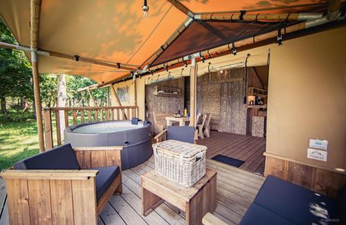 Thiel-sur-Acolin Other | Tente lodge insolite Jacuzzi privatif en pleine nature