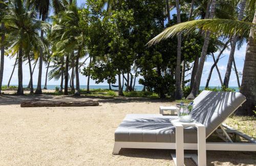 Oak Beach House | Tenterfield Beachfront Luxury 4 Bedroom Holiday Home