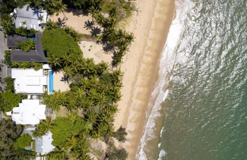Oak Beach House | Tenterfield Beachfront Luxury 4 Bedroom Holiday Home