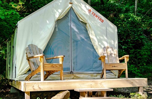 Ansted RV Rental | Tentrr State Park Site - WV Hawk's Nest State Park - Site C - Single Camp
