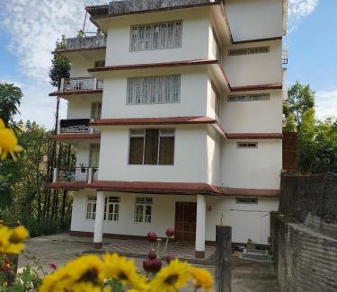 Geyzing House | Tenzing Hillary Pinasha Homestay