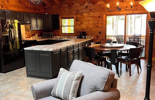 Henrico House | Tequila Sunrise supreme lake access on Pea Hill creek - Lake Gaston