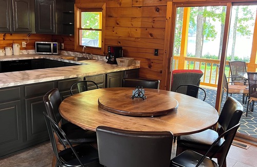 Henrico House | Tequila Sunrise supreme lake access on Pea Hill creek - Lake Gaston