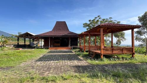 Salatiga House | Teras Alam