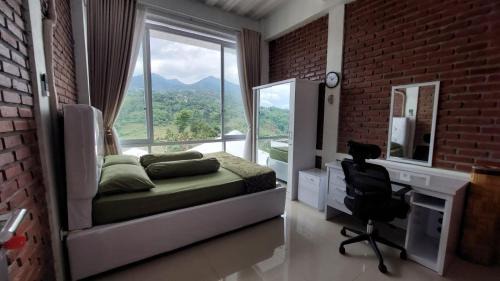 Bandung Villa | Teras Luhur Villa dengan Infinity Pool