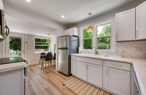 Sturgeon Bay House | Teresa's Cottage - Walkable to downtown Sturgeon Bay