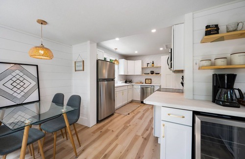 Sturgeon Bay House | Teresa's Cottage - Walkable to downtown Sturgeon Bay