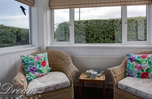 West Bay Cottage | TERN COTTAGE, family friendly, country holiday cottage in West Bay