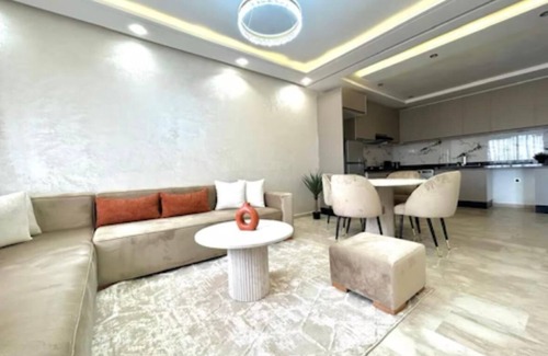 Hivernage Apartment | Terra Cotta