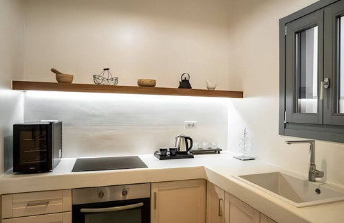 Exo Gonia Villa | Terra E Lavoro Suite with Hot Tub & Sea View