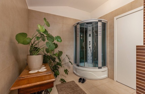 Buzdohanj Bed & Breakfast | Terra Magica Room with parking, balcony and sea view