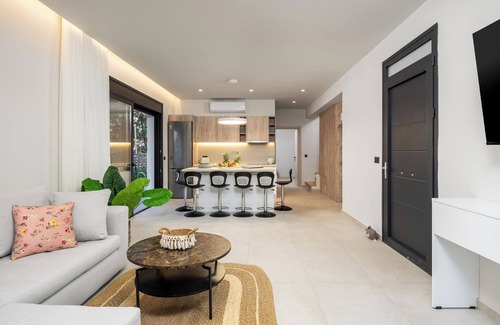 Gennadi Villa | Terra Magna- Alba Villa