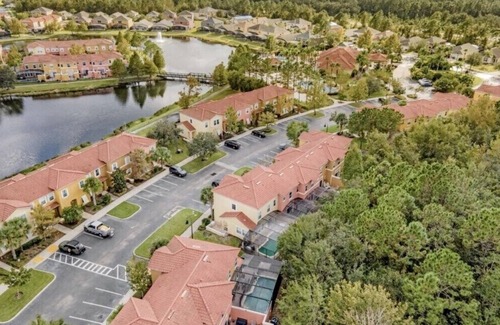 Lake Berkley House | Terra verde resort 4brs/3bth cozy Townhome