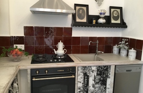 Bastide Saint-Louis Apartment | Terrace and calm in the heart of the historic center of La Bastide