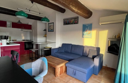 7th Arrondissement Apartment | Terrace apartment with breathtaking views of the Old Port & Notre Dame