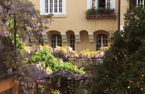Repubblica Apartment | Terrace-Best Location-Casa Lux Colosseum, Sunny, Large 3bedroom Apt with AC
