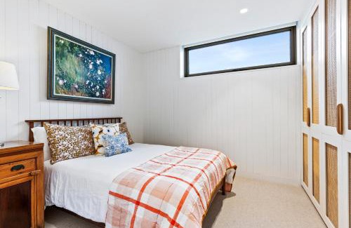 Ocean Grove Apartment | Terrace Getaway 250m to beach town parking onsite included 12pm check out