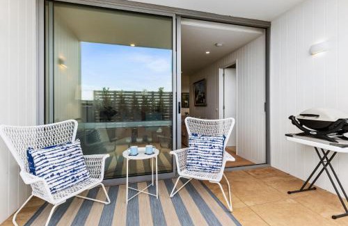 Ocean Grove Apartment | Terrace Getaway 250m to beach town parking onsite included 12pm check out
