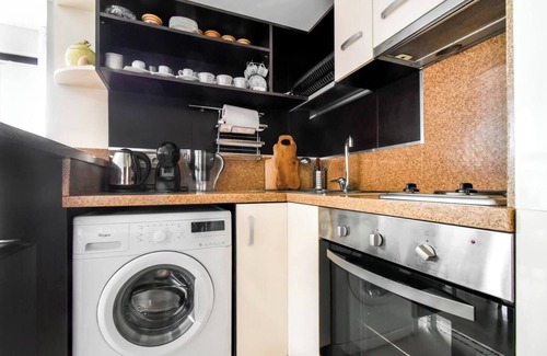 Lozenets Apartment | Terrace&View | SmartTV | Free Str Parking | Desk