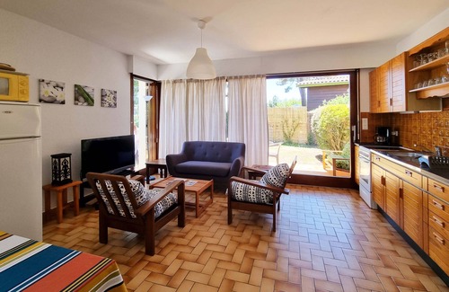 Mimizan House | Terraced house ideally located directly on the Courant riverbank.