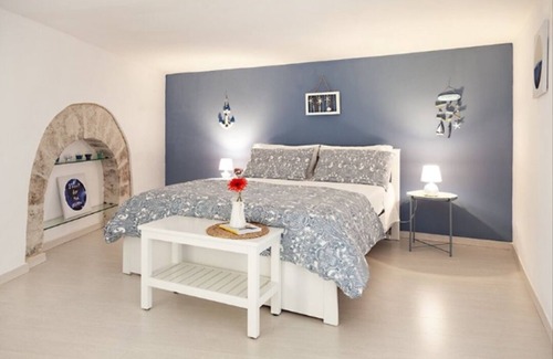 Old Town Apartment | Terraces in the court (house in the center of Bari) CIS: BA07200691000006853