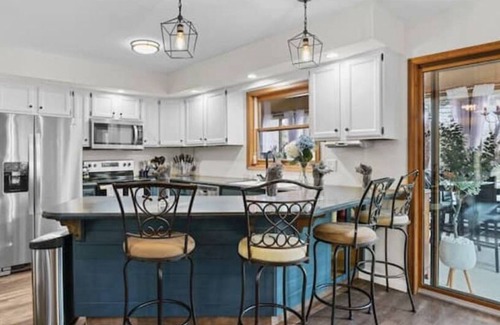 East Stroudsburg House | Terraces on the Lake -New lakefront Poconos escape