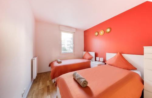 Saint-Denis Apartment | Terracotta Room - Proche Stade de France & CDG & Paris
