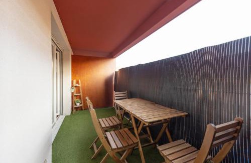 Saint-Denis Apartment | Terracotta Room - Proche Stade de France & CDG & Paris