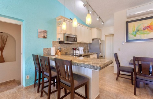 Marina Condo | Terrasol Resort-Sleeps 10, 4 bed/3 bath Beachfront Walk to Marina, Downtown
