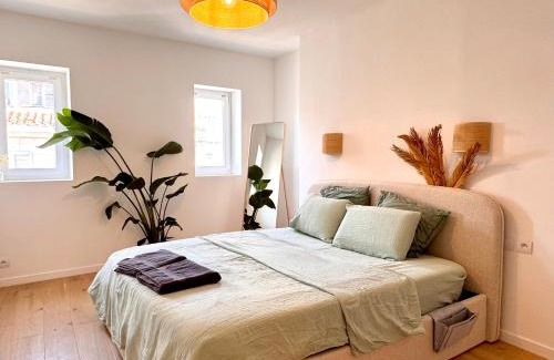 La Celle-sous-Gouzon Apartment | Terrasse plein sud, confort, clim, 2 mn du Vieux Port