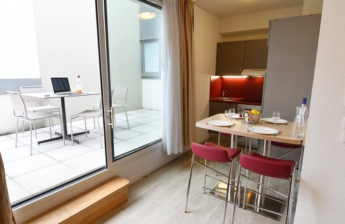 Bassins a Flot Condo | Terrasse privée | Apprt climatisé proche du centre