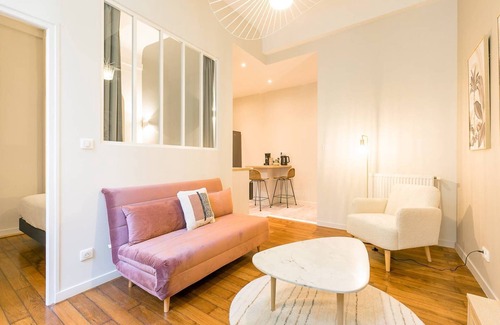 Dijon Centre Ville Apartment | Terrasse Saint Michel - Au pied de la cathédrale - SR Loc