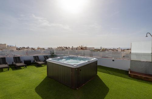 Nerja City Centre Apartment | Terraza Mar y Montaña