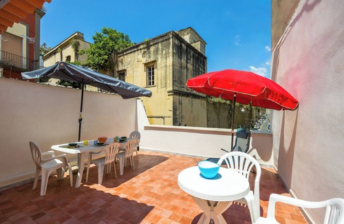 Montecalvario Apartment | Terrazza Spaccanapoli by NapoliApartments