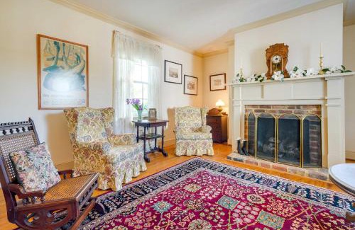 Midlothian House | Terre Haute Manor Farmhouse with Gardens and Deck!