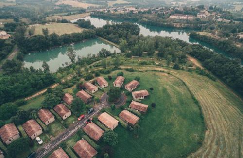 Monclar-de-Quercy Resort | Terres de France - Les Hameaux des Lacs
