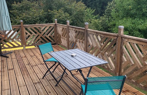 Mialet Apartment | Terrific 1-bedroom apartment in Miallet. Forget your worries & relax in peace.