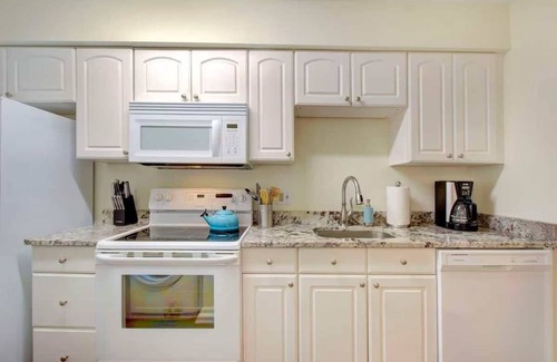 Saint Simons Island Condo | Terrific 2-bedroom condo with AC in St. Simons Island