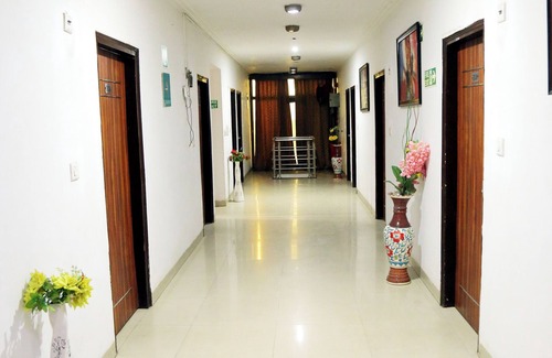 South West House | Terrific 9-bedroom hotel in marvelous New Delh Airporti with AC, WiFi