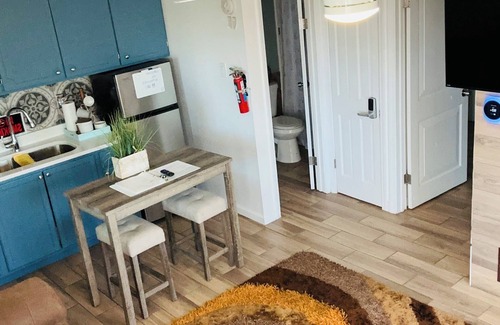 El Paso Apartment | Terrific apartment with AC in vibrant El Paso