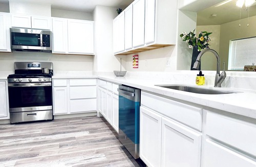 Thatcher House | Terrific, CLEAN 4-bedroom house in Thatcher with WiFi, AC