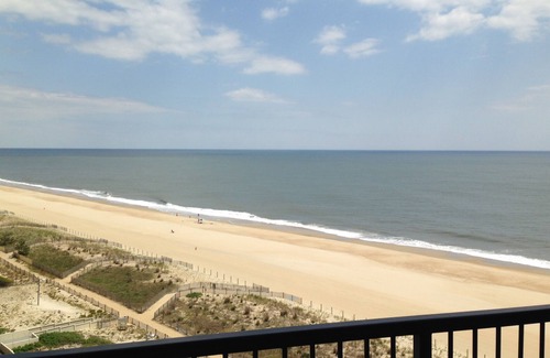North Ocean City Condo | Terrific oceanfront condo with balcony, outdoor pool, & washer/dryer