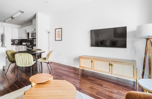 Renaissance Apartment | Terrific San Jose 1BR w/Gym, Pool & Spa, nr Restaurants